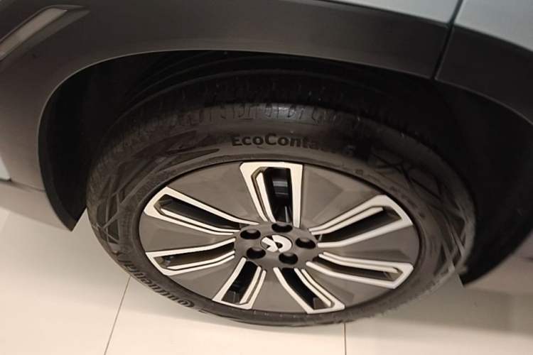 Used Nio ES7 2024 100kWh Right Rear Wheel Hub
