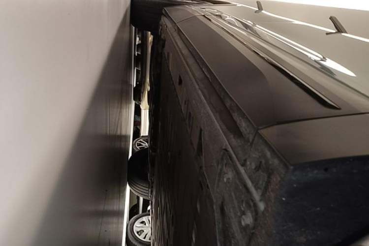 Used Nio ES7 2024 100kWh Right Side Sill