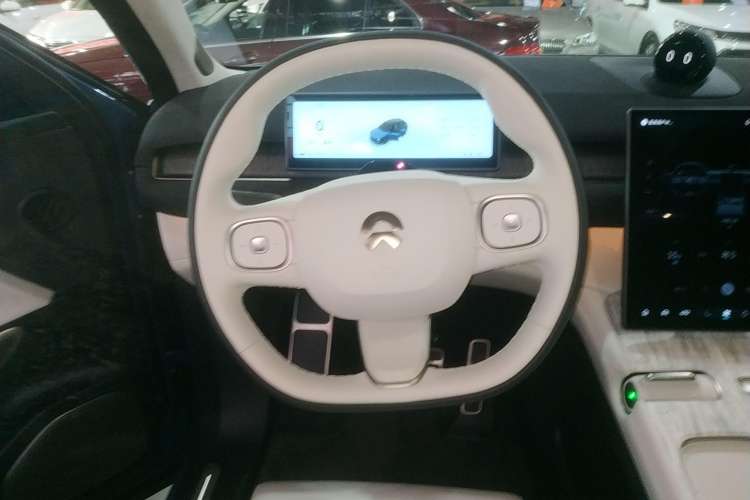 Used Nio ES7 2024 75 kWh Steering Wheel