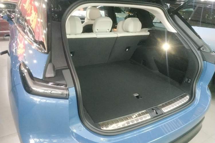 Used Nio ES7 2024 75 kWh Trunk