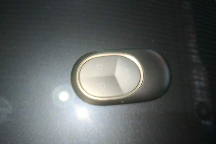 Used Nio ES7 2024 75 kWh Vehicle Key