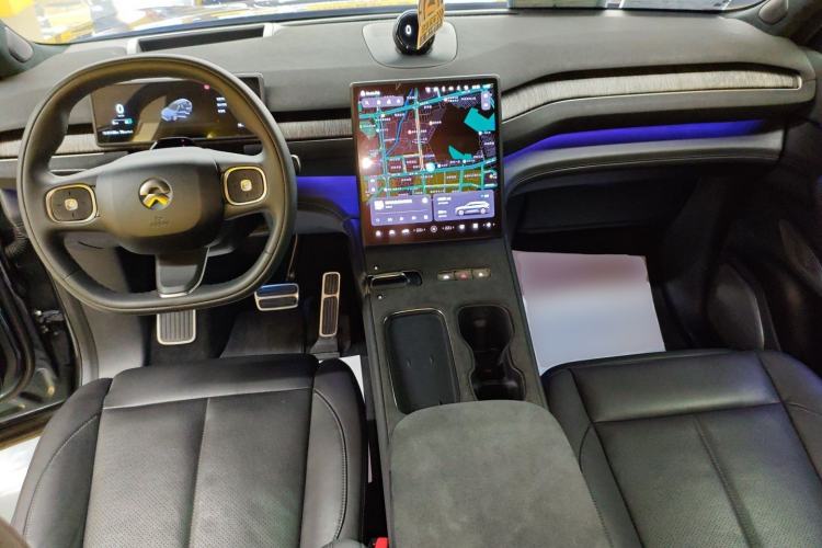 Used Nio ES7 2024 75 kWh Center Console
