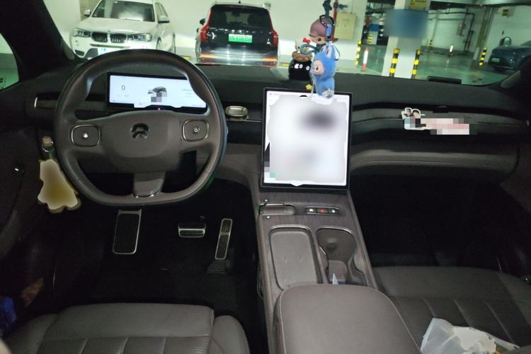 Used Nio ES7 2024 75 kWh Center Console