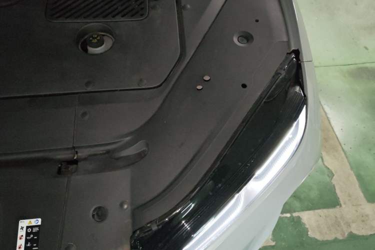 Used Nio ES7 2024 75 kWh Engine Bay Left