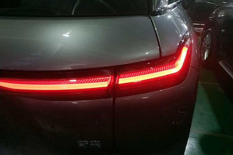 Used Nio ES7 2024 100kWh Exterior 3