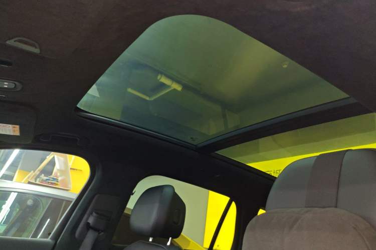 Used Nio ES7 2024 75 kWh Headliner