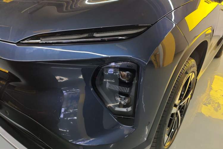 Used Nio ES7 2024 75 kWh Left Front Headlight