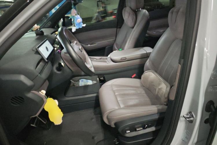 Used Nio ES7 2024 75 kWh Left Front Seat
