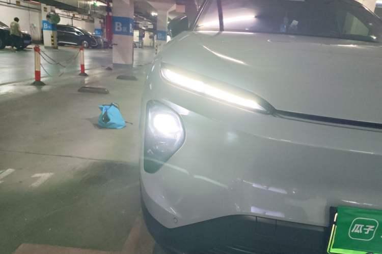 Used Nio ES7 2024 75 kWh Right Front Headlight