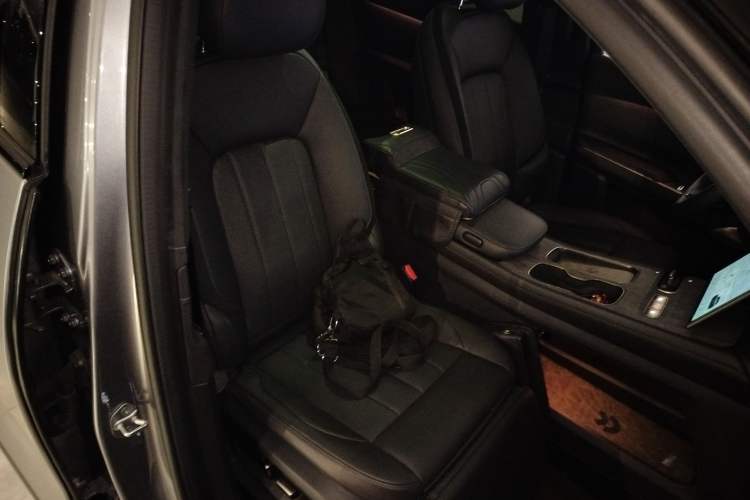 Used Nio ES7 2024 100kWh Right Front Seat