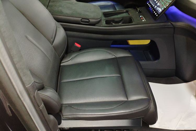 Used Nio ES7 2024 75 kWh Right Front Seat