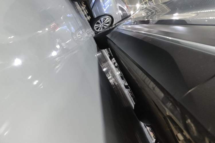 Used Nio ES7 2024 100kWh Right Side Sill
