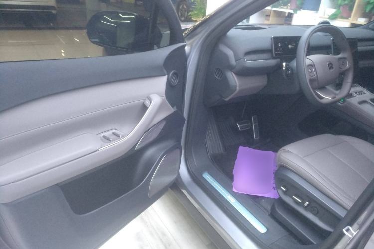 Used Nio ES7 2024 75 kWh Driver Seat