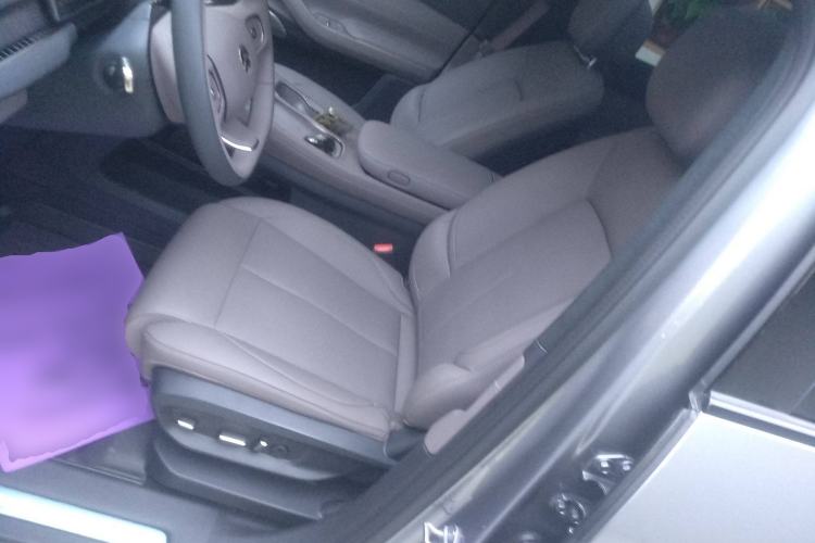 Used Nio ES7 2024 75 kWh Left Front Seat
