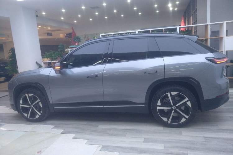 Used Nio ES7 2024 75 kWh Left Side