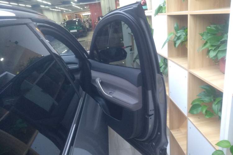 Used Nio ES7 2024 75 kWh Right Front Door Interior