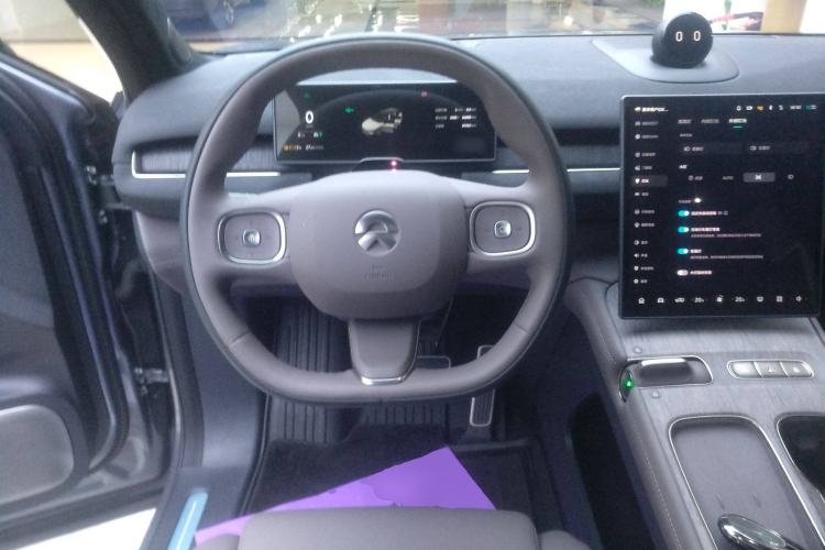 Used Nio ES7 2024 75 kWh Steering Wheel