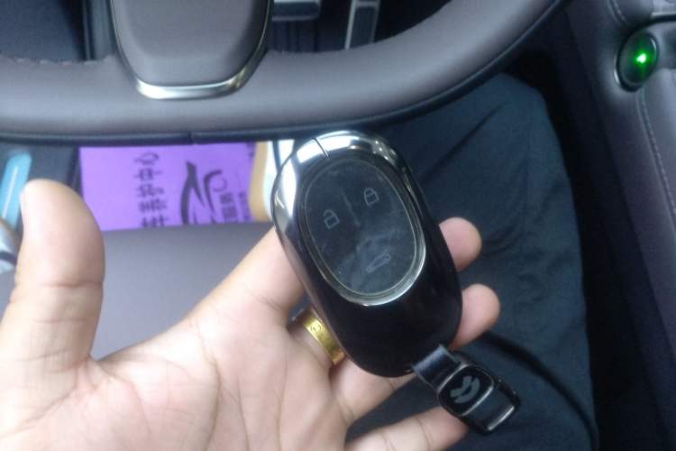 Used Nio ES7 2024 75 kWh Vehicle Key