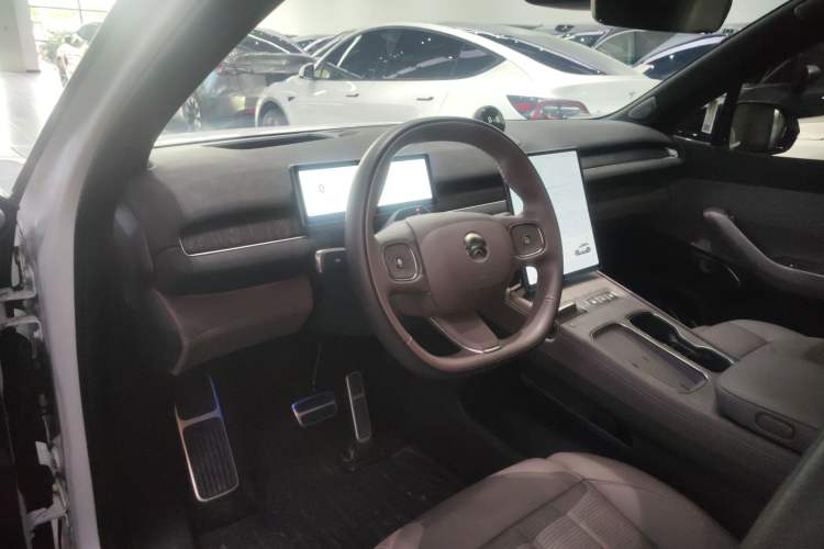 Used Nio ES7 2024 100kWh Signature Edition Center Console