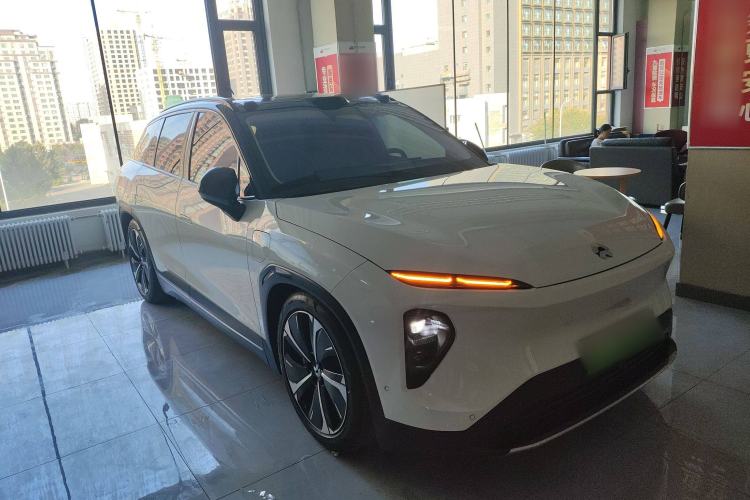 Used Nio ES7 2024 100kWh Signature Edition Front Right 45 Deg