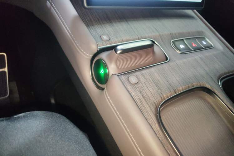 Used Nio ES7 2024 100kWh Signature Edition Gear Lever