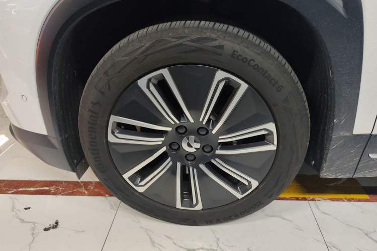 Used Nio ES7 2024 75 kWh Left Front Wheel Hub