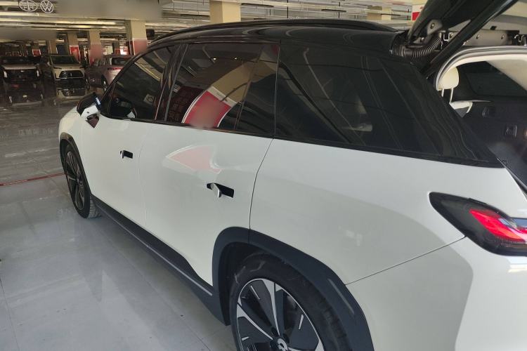 Used Nio ES7 2024 100kWh Signature Edition Left Side