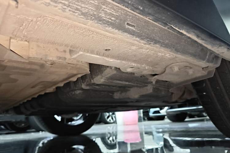 Used Nio ES7 2024 100kWh Left Side Sill