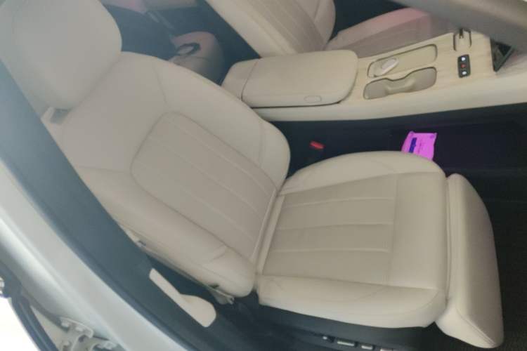 Used Nio ES7 2024 100kWh Signature Edition Right Front Seat