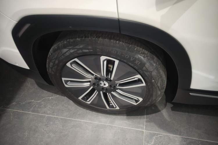 Used Nio ES7 2024 100kWh Signature Edition Right Rear Wheel Hub