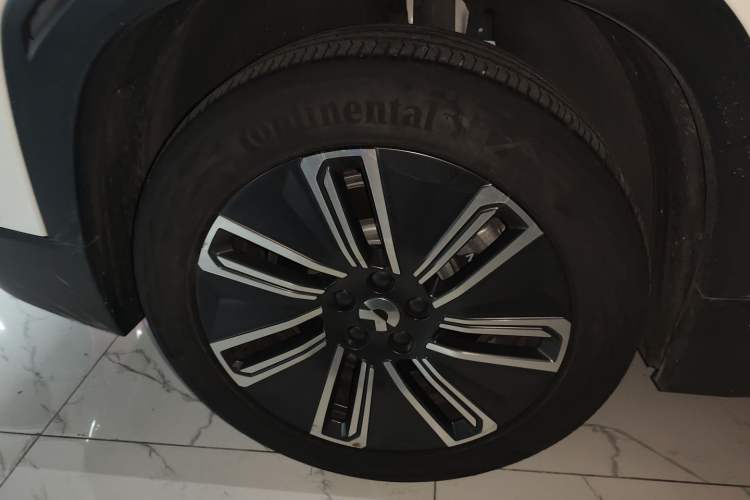Used Nio ES7 2024 75 kWh Right Rear Wheel Hub