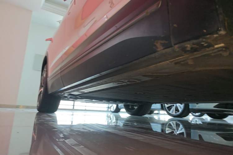 Used Nio ES7 2024 100kWh Signature Edition Right Side Sill