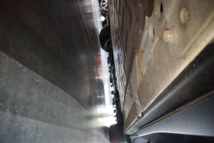 Used Nio ES7 2024 100kWh Signature Edition Right Side Sill