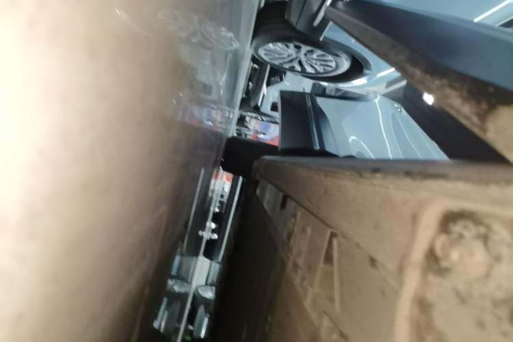 Used Nio ES7 2024 100kWh Right Side Sill