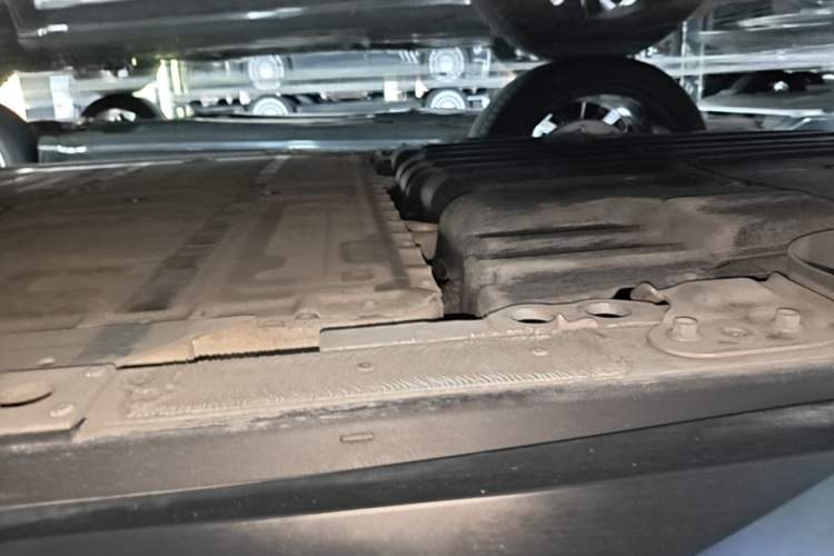 Used Nio ES7 2024 100kWh Right Side Sill
