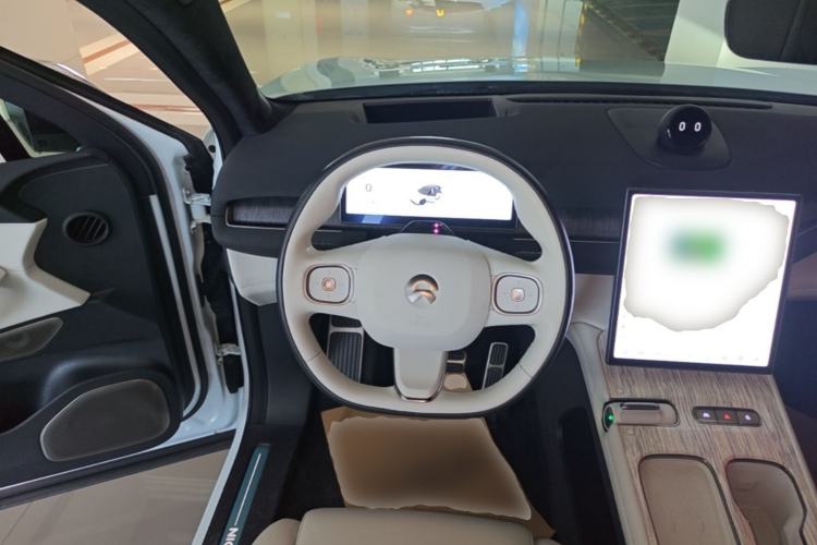 Used Nio ES7 2024 100kWh Signature Edition Steering Wheel
