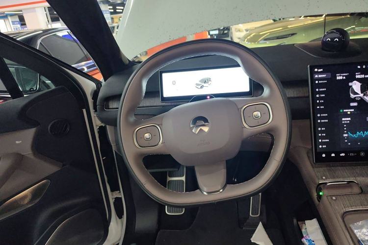 Used Nio ES7 2024 75 kWh Steering Wheel