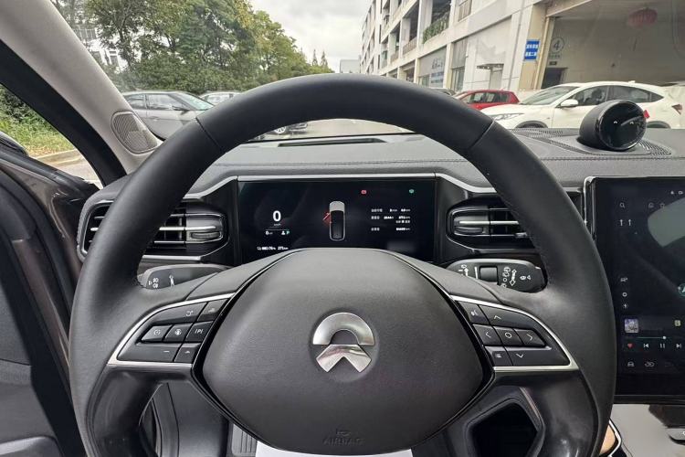 Used Nio ES8 2018 355 km Base Version 7-Seater Edition Interior 13