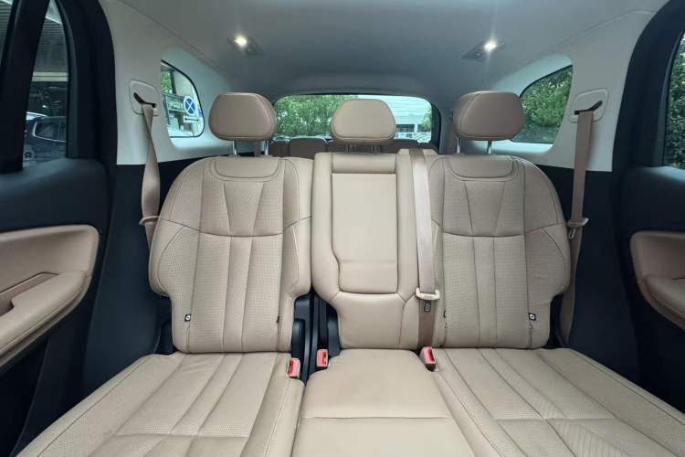 Used Nio ES8 2018 355 km Base Version 7-Seater Edition Interior 3