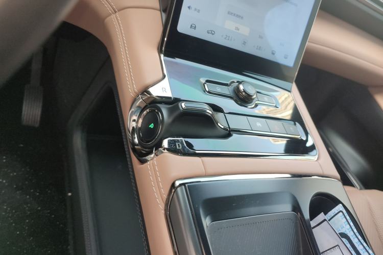Used Nio ES8 2022 100kWh Signature Edition Seven-Seater Gear Lever