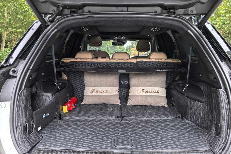 Used Nio ES8 2022 100kWh Signature Edition Seven-Seater Interior 2