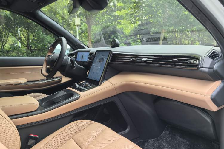 Used Nio ES8 2022 100kWh Signature Edition Seven-Seater Interior 4