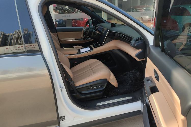 Used Nio ES8 2022 100kWh Signature Edition Seven-Seater Right Front Seat