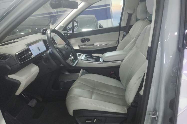 Used Nio ES8 2020 450 km Range 6-Seater Version Left Front Seat