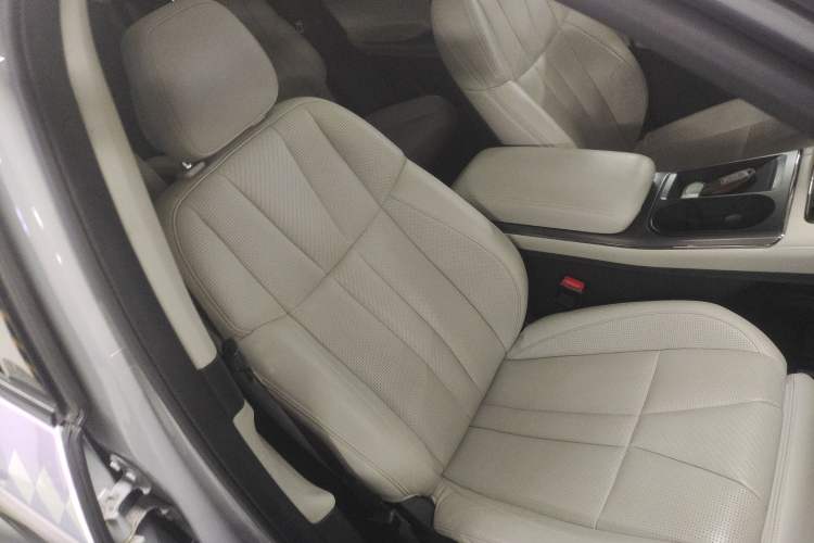 Used Nio ES8 2020 450 km Range 6-Seater Version Right Front Seat