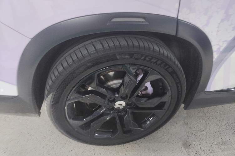 Used Nio ES8 2020 450 km Range 6-Seater Version Right Rear Wheel Hub