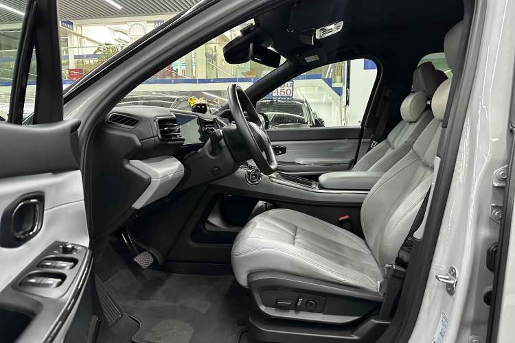 Used Nio ES8 2020 580 km Range Signature Edition Six-Seater Version Interior 15