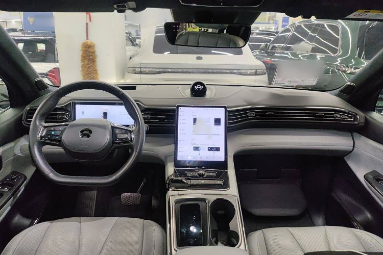 Used Nio ES8 2020 580 km Range Signature Edition Six-Seater Version Interior 2