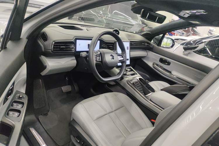 Used Nio ES8 2020 580 km Range Signature Edition Six-Seater Version Interior 3