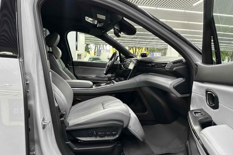 Used Nio ES8 2020 580 km Range Signature Edition Six-Seater Version Interior 8